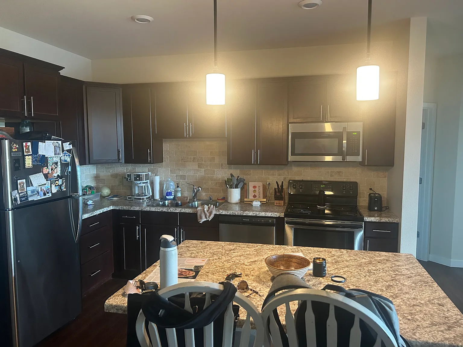 1 bed, 898 sqft, $1,750 — Photo 3