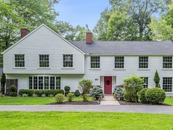 7129 Wilson Mills Rd, Gates Mills, OH 44040