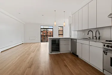 Rented by R New York