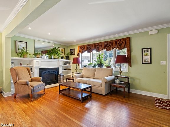 5th image of 99 Lynwood Rd