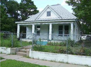 2220 N Park Pl, Wichita, KS 67219