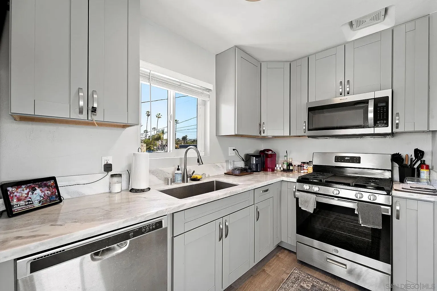 1 bed, 550 sqft, $3,100 — Photo 3