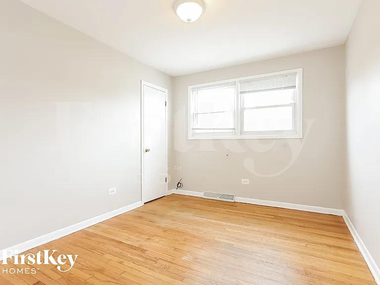 3028 W 141st St — Photo 8