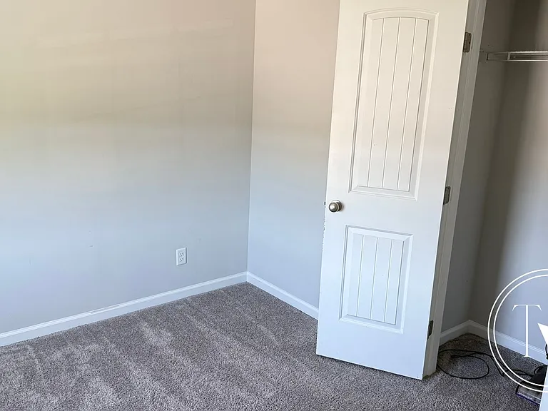 465 Huntington Dr NE — Photo 19