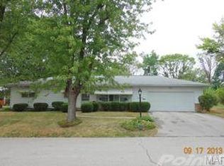 611 3rd St, Warrenton, MO 63383