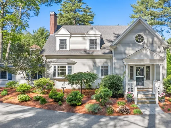 69 Walpole St, Dover, MA 02030