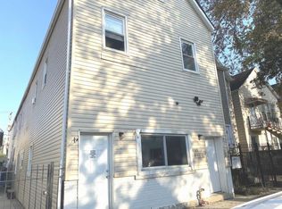 4535 S Honore St #1F, Chicago, IL 60609