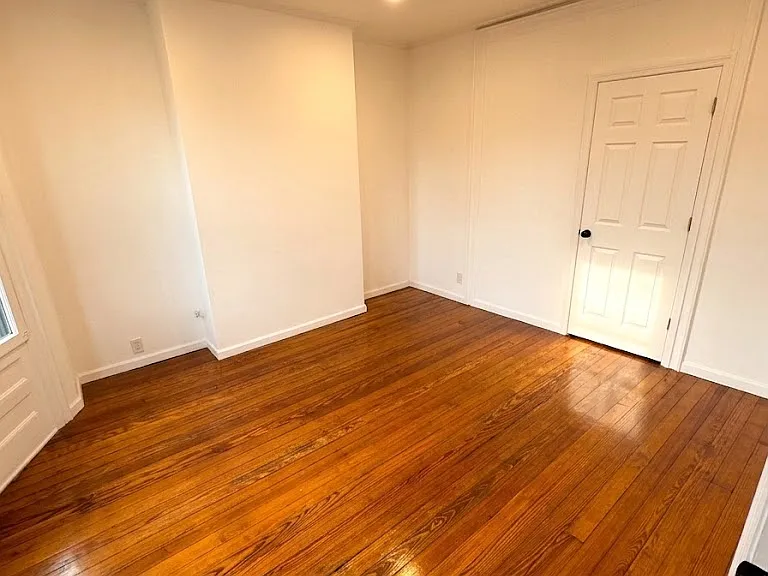 2215 Bruckner Blvd — Photo 2