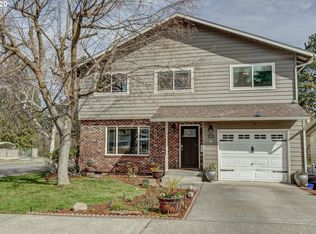 223 W 14th St, The Dalles, OR