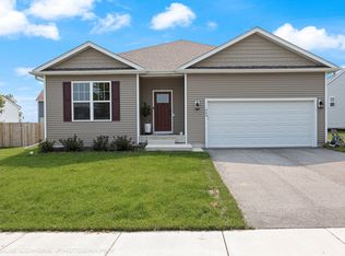 464 S Hahn Dr, Cortland, IL 60112