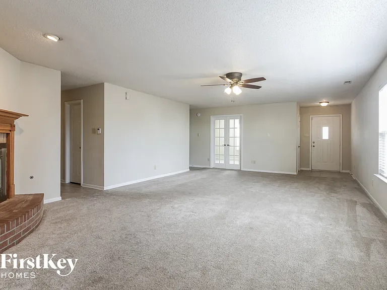 9192 Huntleigh Cir — Photo 3