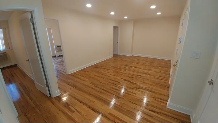 Rented by Metro Garden Realty NYC | media 30