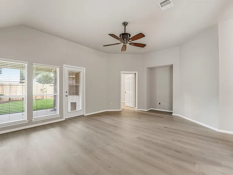 20931 Hamlet Ridge Ln — Photo 11