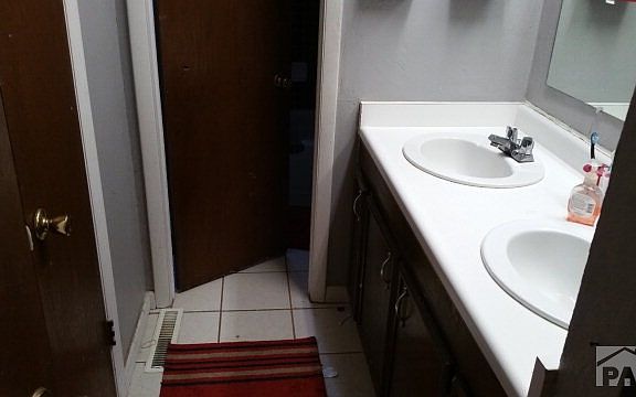 3rd image of 1823 Yakima Ln