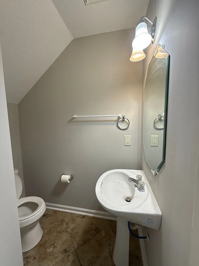 345 Shoshone Place — Photo 4