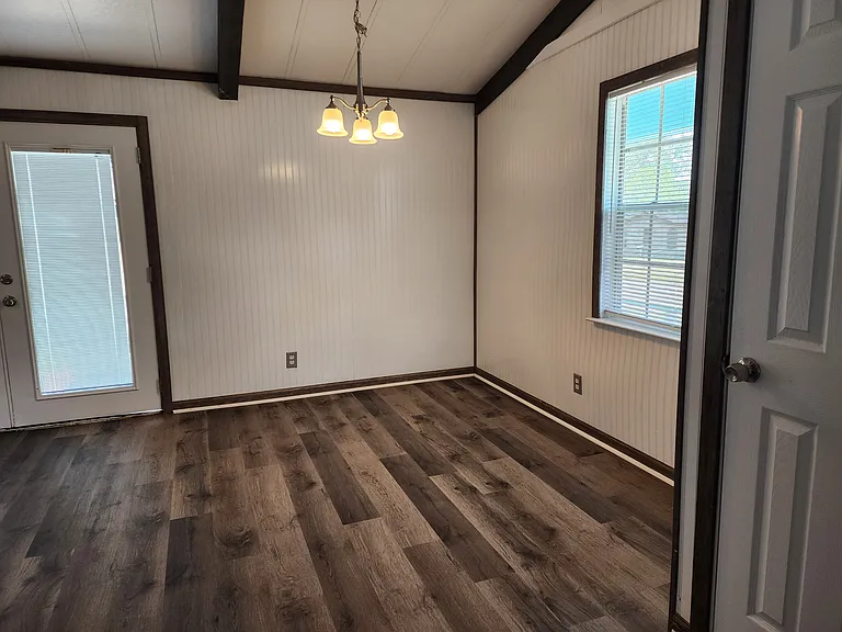 1105 Elyse Dr — Photo 6