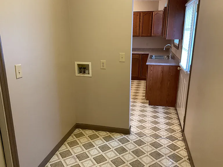 292 Summit St — Photo 7