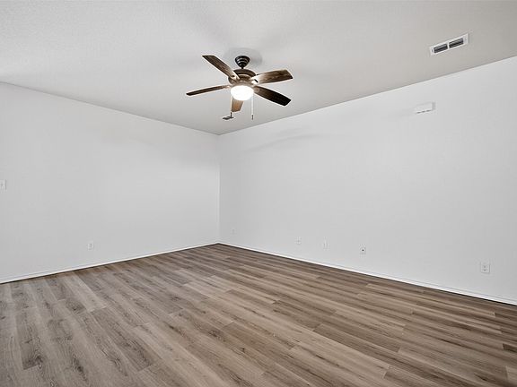 5th image of 7404 Littleton Way