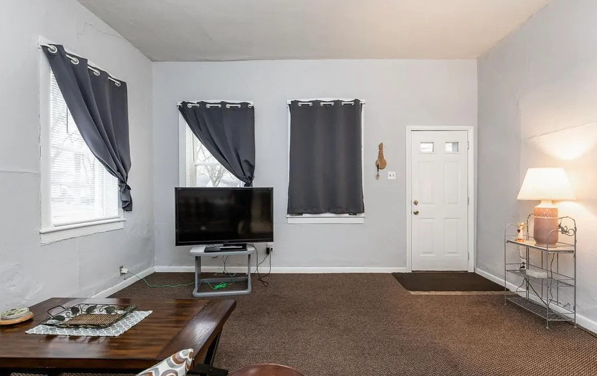 1 bed, $950 — Photo 3