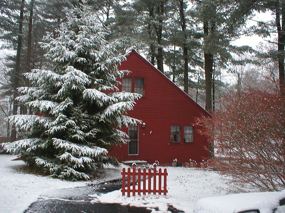 Quaint Cottage for Loving Couple