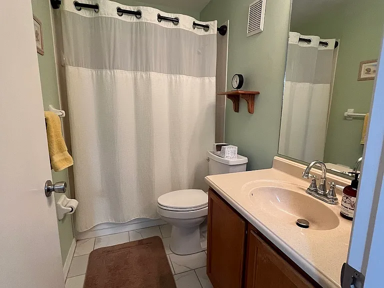 1924 Westminster Cir #6 — Photo 14