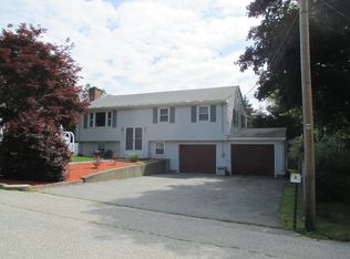 8 Hidden Valley Ln, Lincoln, RI 02865