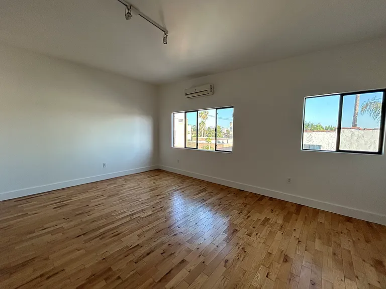 4356 Burns Ave #3 — Photo 3