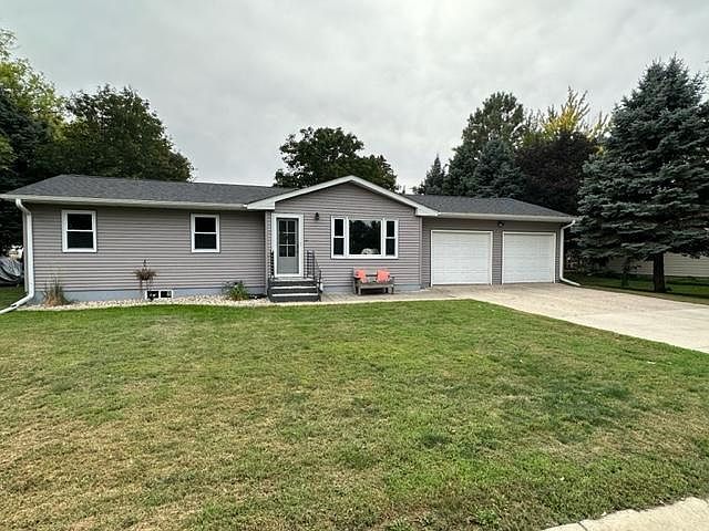 1st image of 109 Evergreen Ln