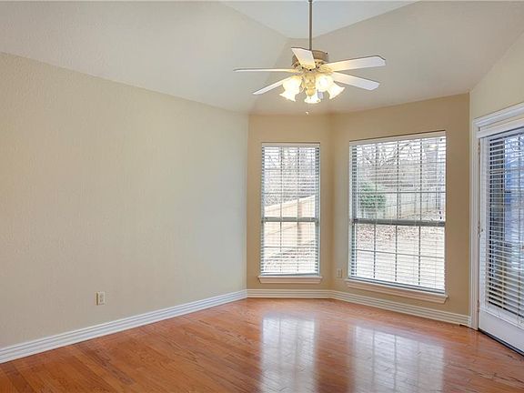 5th image of 1783 N Glenbrook Pl