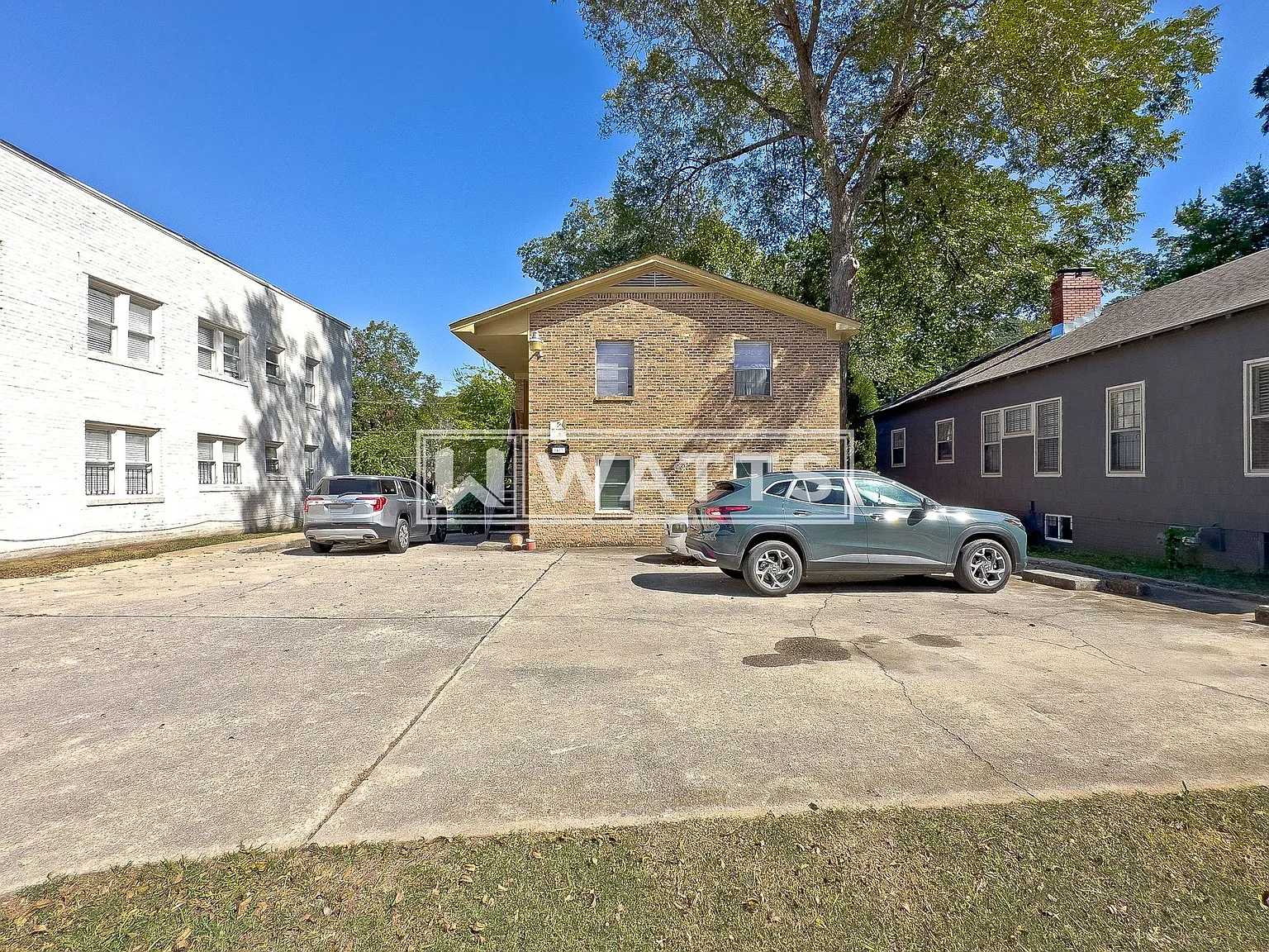 Convenient 2-Bedroom Apartment Behind Dreamland Bar-B-Q — Photo 3