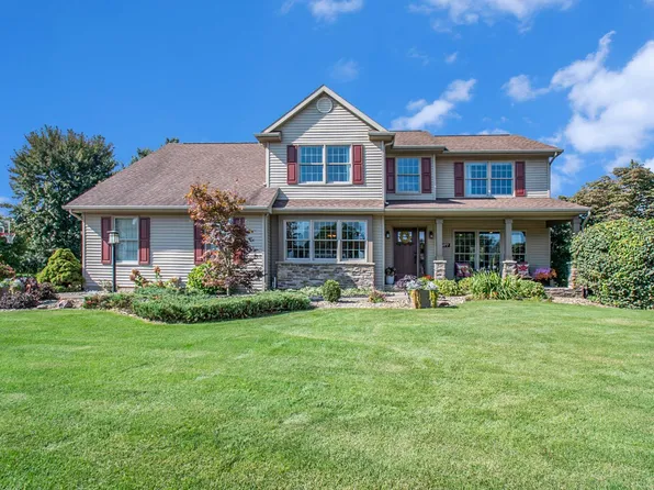 53177 Prestwick Ct, Granger, IN 46530