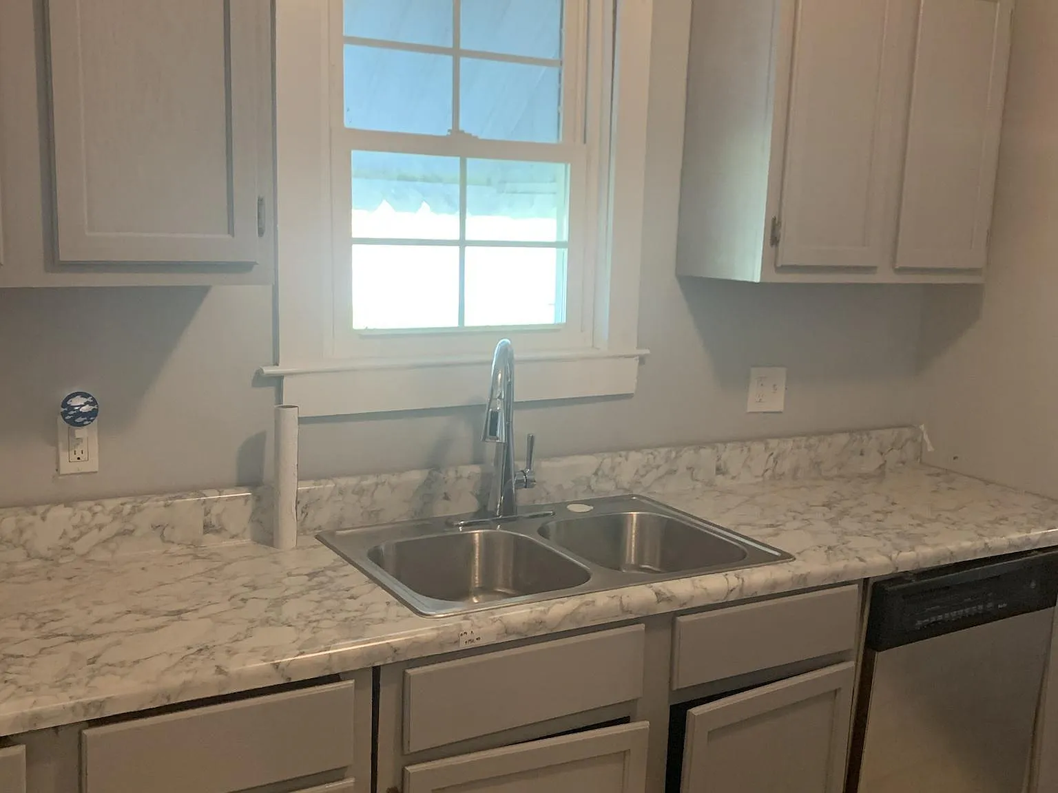 8 Virnelle Street — Photo 3