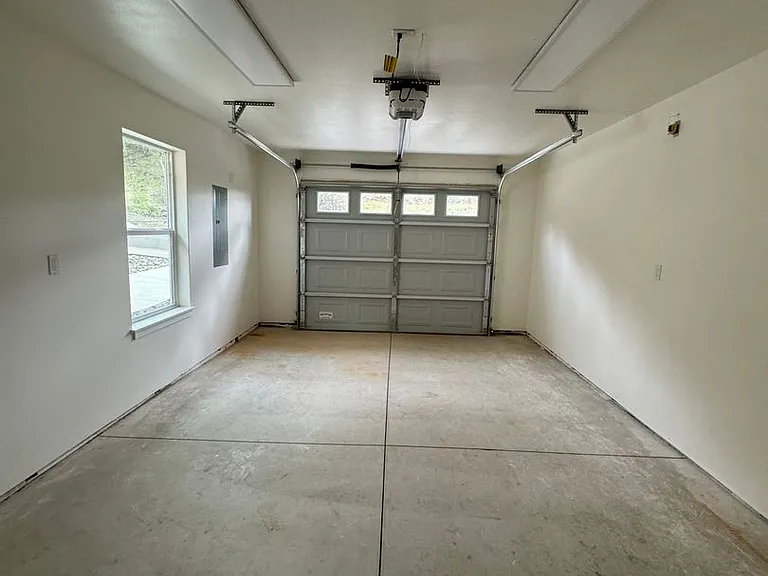 1750 NE Alameda Ave — Photo 13