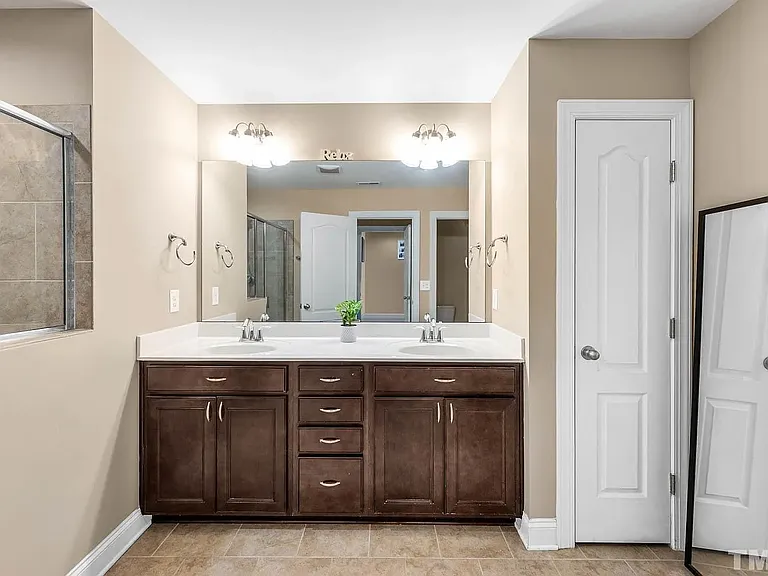 214 Alamosa Pl — Photo 20