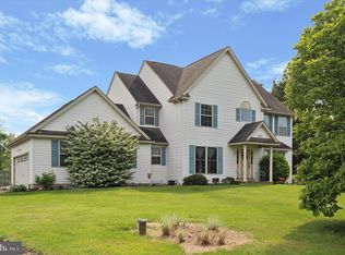 321 Mill Pond Ln, Oxford, PA 19363