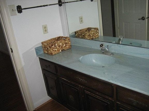 3rd image of 3701 Red Oak Ct