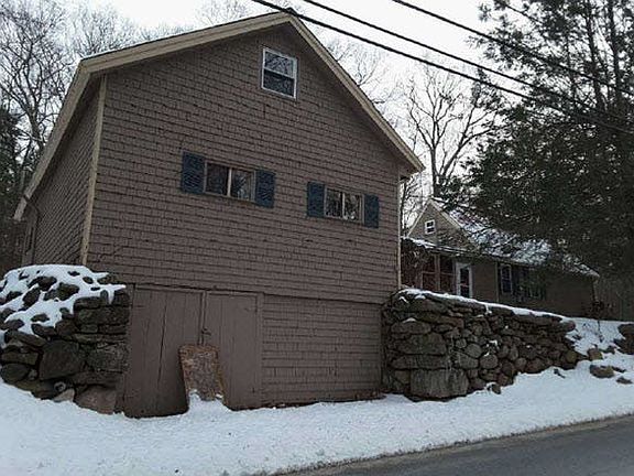 3rd image of 1275 Douglas Tpke