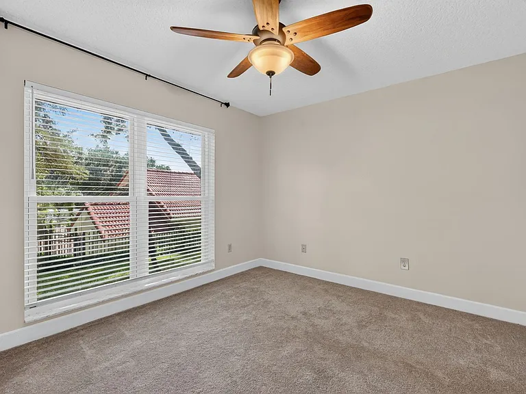 118 W Magnolia Ave — Photo 22