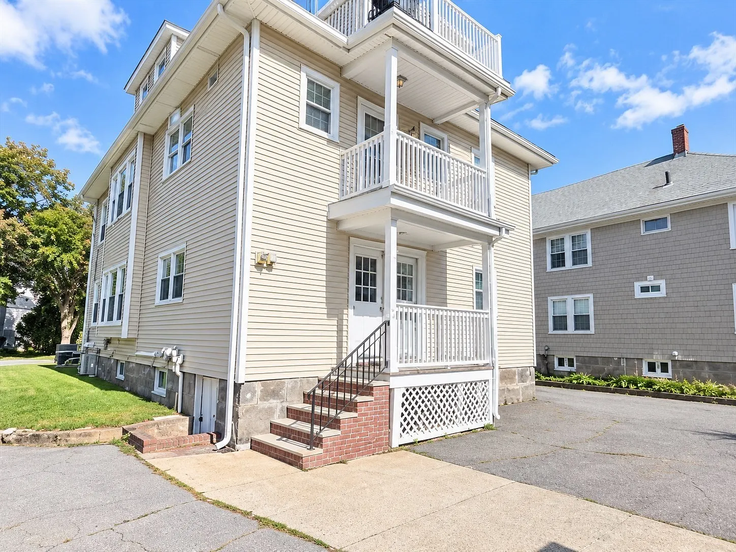 2 bed, 1.0 bath, 900 sqft, $2,300 — Photo 3