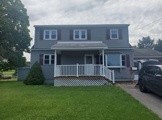 1 Crestway Dr, New York Mills, NY 13417