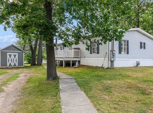 59010 Lakeshore Dr, Colon, MI 49040