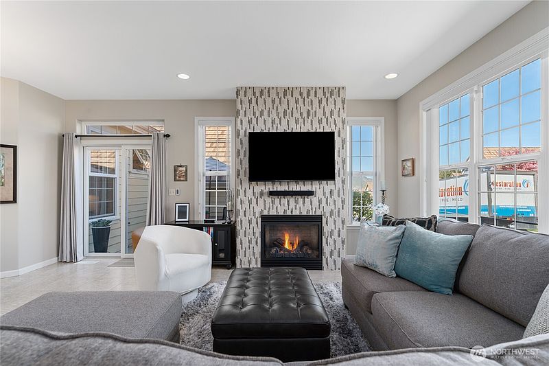 3rd image of 1494 Eastmont #56