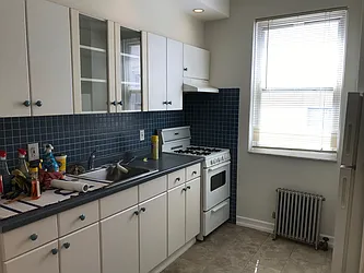 Rented by Zikos Realty Services