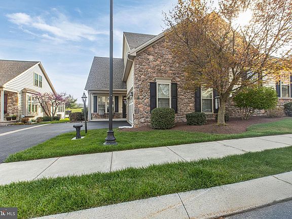 3rd image of 410 Laurel Ridge Path