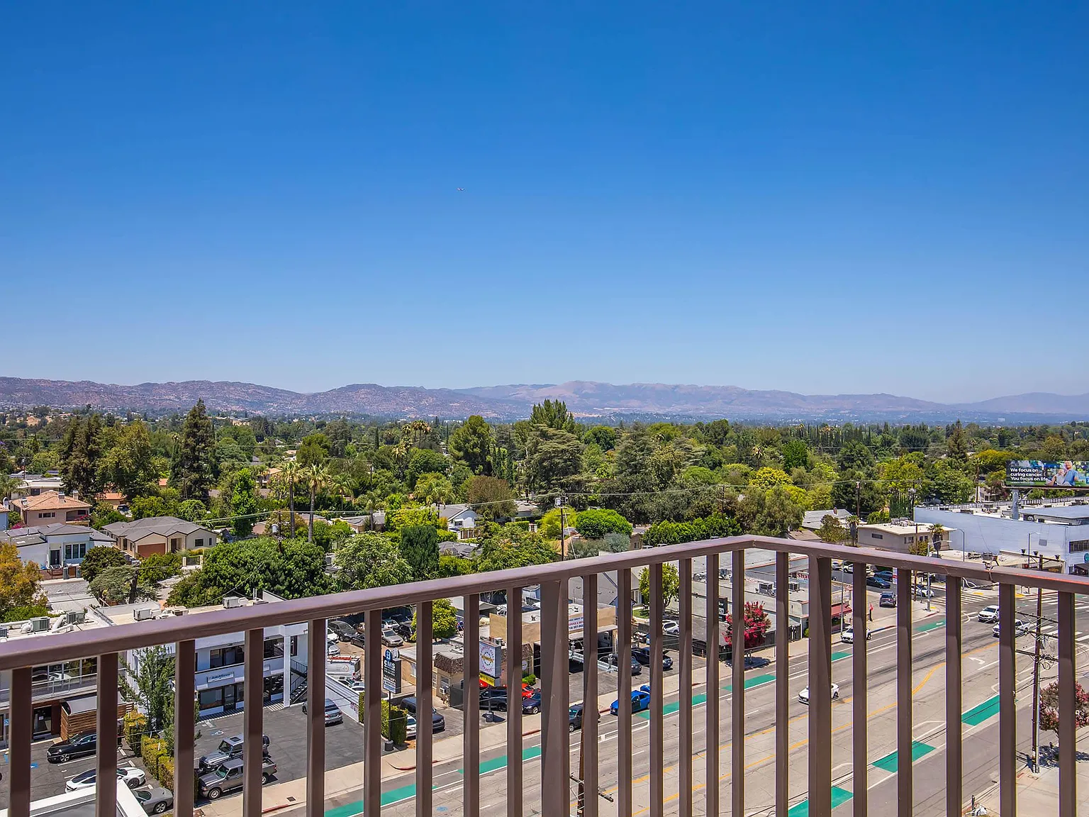 Woodlake Apartments — Photo 2