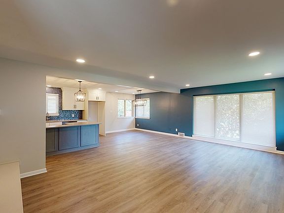 5th image of 2039 Fernwood Dr