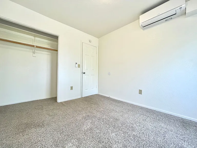 1004 E Goodwin St — Photo 5
