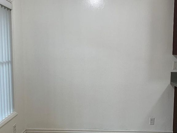 4th image of 1537 Palm Ave APT D