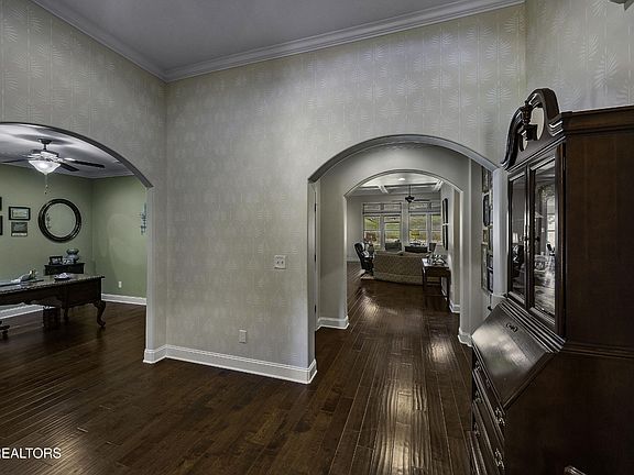 4th image of 1099 Buckhorn Way