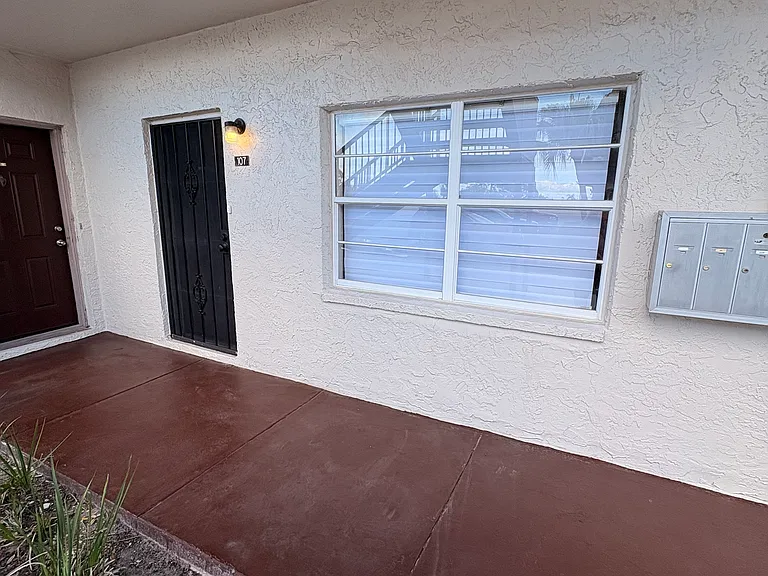 9217 Tudor Dr #107 — Photo 7
